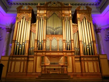 Join an entertaining free lunchtime organ concert by organist Jennifer Chou.