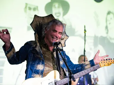 Bob ‘Bongo’ Starkie, guitarist with one of Australia’s most loved bands – Skyhooks. They lit up the 1970s with their catchy tunes and outrageous costumes.