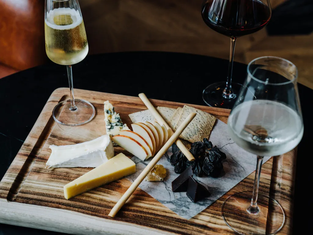 Cheese and Wine Lovers Masterclass 2022 1