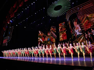 This iconic song-and-dance extravaganza, featuring the legendary Rockettes, is one of the holiday season's must-see attractions.