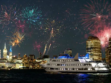 Celebrate the holidays this season aboard a luxurious yacht decorated in festive lights cruising the NYC waterways—and enjoy views, delicious food, drinks and entertainment with friends and family. City Cruises offers both elegant and casual