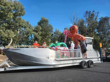 Christmas on the Bay is a FREE annual community event organised by volunteers and supported by local businesses. Coffin Bay residents and visitors get together