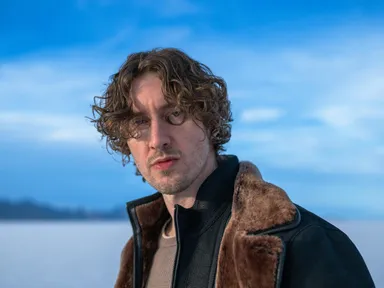 Following the announcement of his highly-anticipated third studio album The Epilogue, local-turned-global superstar Dean Lewis has announced a world tour