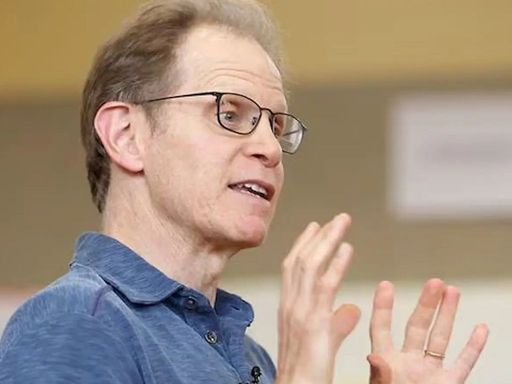 Earn 2.5 CEs with renowned psychiatrist Dr. Dan Siegel and happiness expert Dr. Sonja Lyubomirsky.