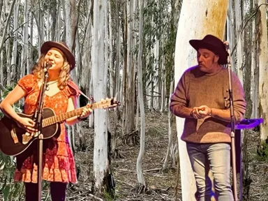 Surrounded by nature, Courtney and Snooks will transport you to another place as the music drifts through the majestic candle bark gums.