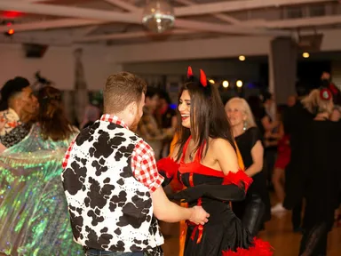 Join QuickSteps for theiryearly Halloween dance party, they’ll be playing the scariest swings and most terrifying Tangos.