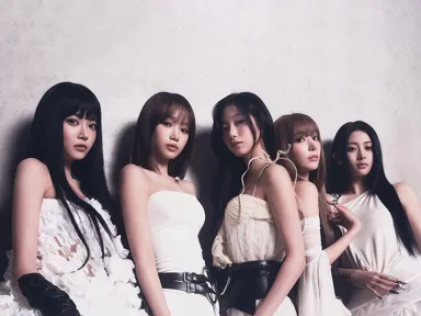 South Korean girl group LE SSERAFIM take their 2025 EASY...