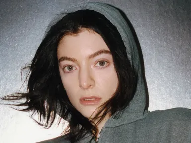 Lorde plays the Kia Forum....