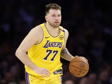 Los Angeles Lakers vs. Golden State Warriors (preseason)...