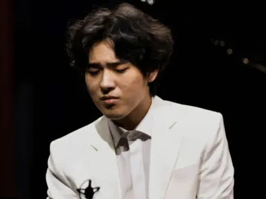 The youngest Van Cliburn winner in history makes his Walt...