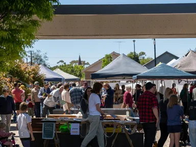 Held in the Kapunda Town Square on the third Sunday of each month from November to April from 10 am to 2 pm, the Kapunda