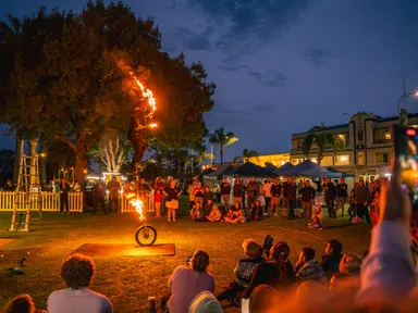 &#39;Tis the evening for festive fun at the Renmark Riverfront for Renmark&#39;s Christmas on the Murray Twilight Gift Markets!