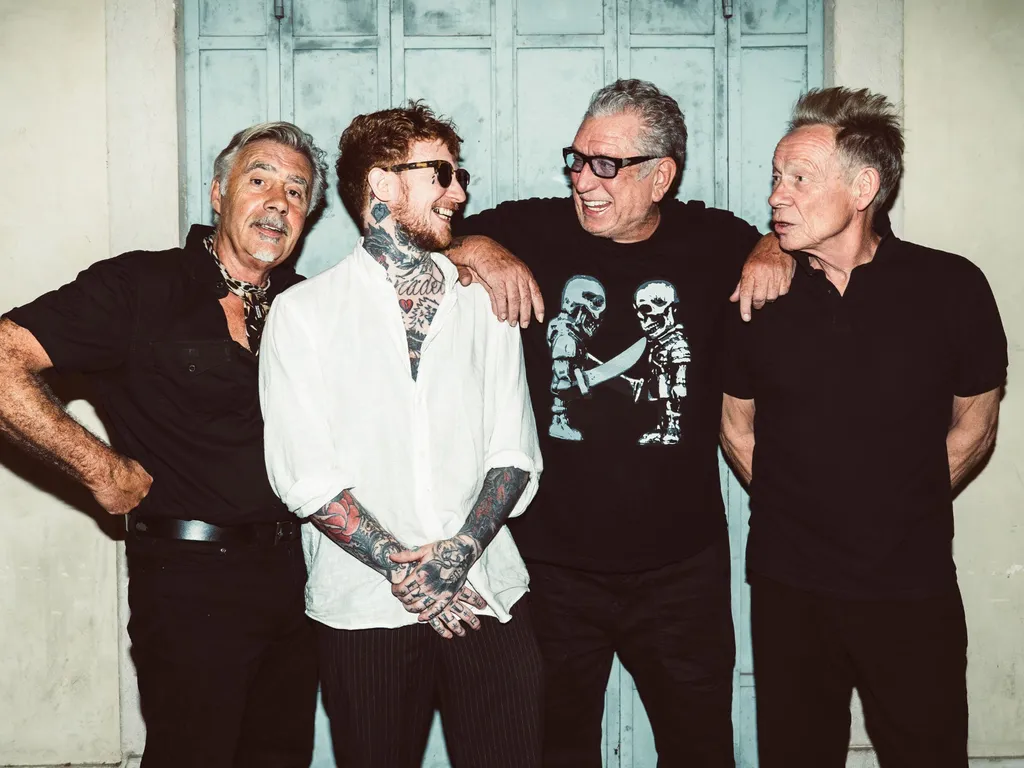 SEX PISTOLS (Steve Jones, Paul Cook, Glen Matlock) feat. Frank Carter 2025 1