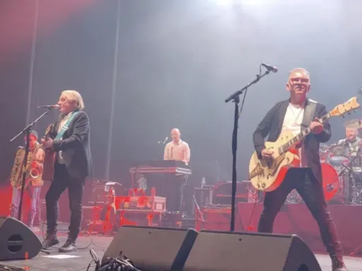 Ireland's The Saw Doctors play the Palladium.
