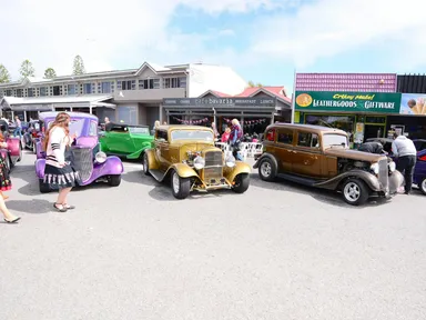 The Victor Harbor Rock ‘N’ Roll Festival goal is to bring the entire town alive with music, all day and (almost) all of the night!