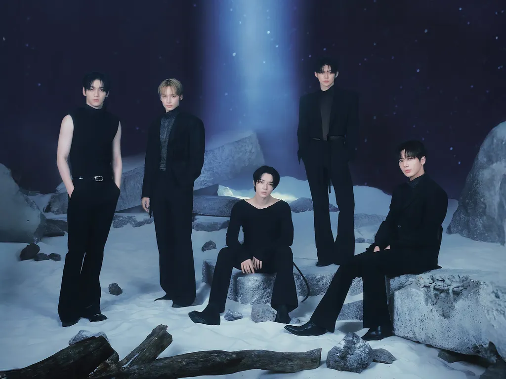 TOMORROW X TOGETHER 2025 1