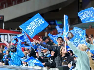 See the Adelaide Strikers take on the Brisbane Heat in a Grand Final rematch at Adelaide Oval to kick off a blockbuster WBBL season. A